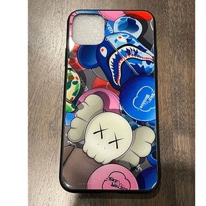Bearbrick bape/kaws Art iphone11 pro max case